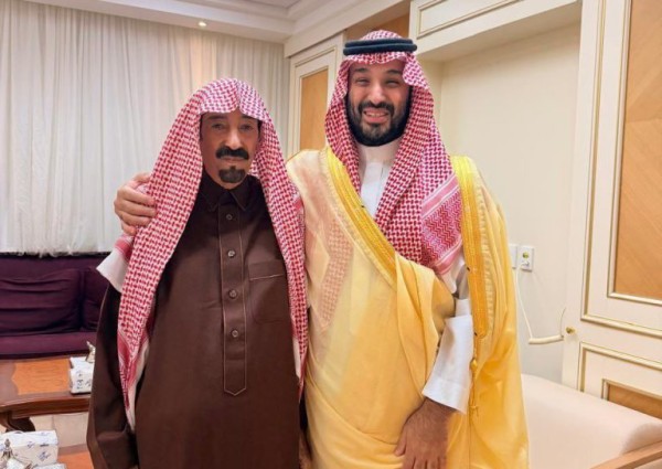 ولي العهد يزور الشيخ بدر بن الدويش بالمستشفى ويطمئن على صحته