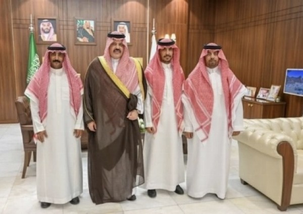 أمير حائل يستقبل أبطال إنقاذ المهندسين الصينيين في سيول الشملي