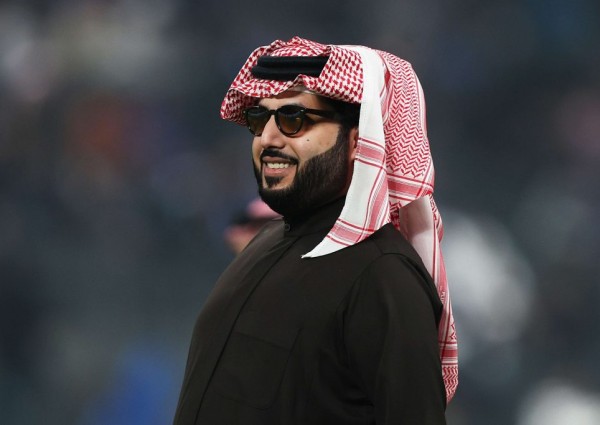 آل الشيخ يعلن: عودة بطل العالم السابق تايسون فيوري للحلبة في نزال عالمي مرتقب