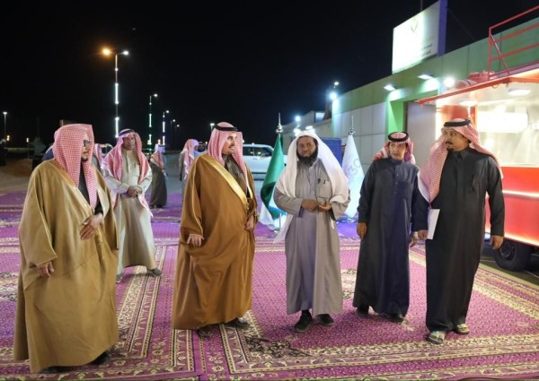 بتكلفة 270 ألف ريال.. توزيع 18 عربة “بيع طعام” لتمكين شباب وأسر وادي الدواسر