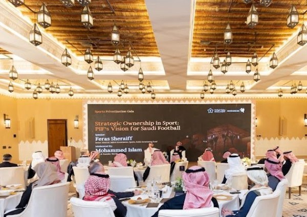 وزارة الرياضة تستعرض مستقبل “تخصيص الأندية السعودية”