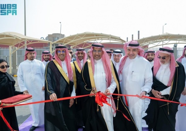 وزير الصناعة يفتتح مصنع “سنيورة” للصناعات الغذائية بطاقة إنتاجية 10 آلاف طن سنويًا