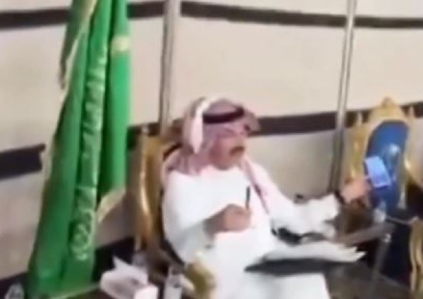بشرى للمعلمات.. فيديو يوثق اتصالاً “على الهواء” بين أمير عسير ووزير التعليم.. ماذا دار في المكالمة؟