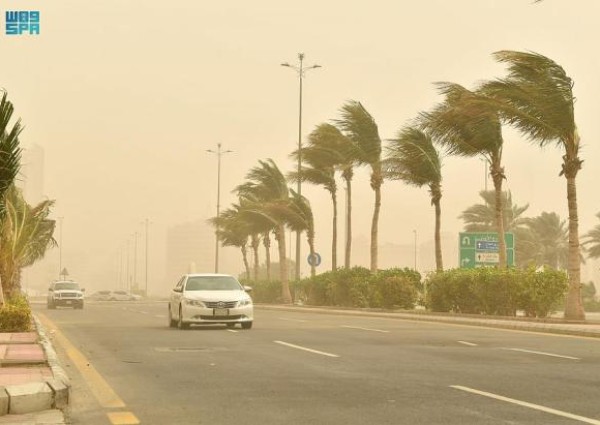 رياح مثيرة للأتربة والغبار تؤثر في 9 مناطق بالمملكة