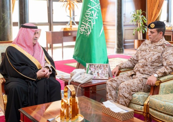 أمير تبوك يستقبل اللواء العنزي بمناسبة تكليفه قائداً للمنطقة الشمالية الغربية