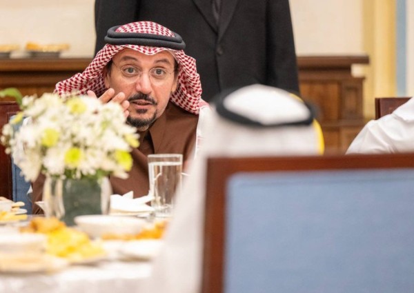 أمير القصيم للأيتام: «الوطن يعتز بكم ويعوّل على تفوقكم»