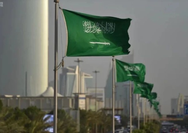 السعودية تؤكد حق الرد على العدوان الإيراني بعد استهداف الرياض والمنطقة الشرقية