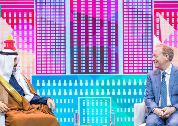 وزير الاتصالات: 140 مليار دولار قيمة الاقتصاد الرقمي.. و406 آلاف متخصص يقودون التحول