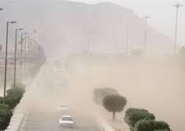 الأرصاد: رياح نشطة وأتربة مثارة تضرب عدة مناطق بالمملكة اليوم
