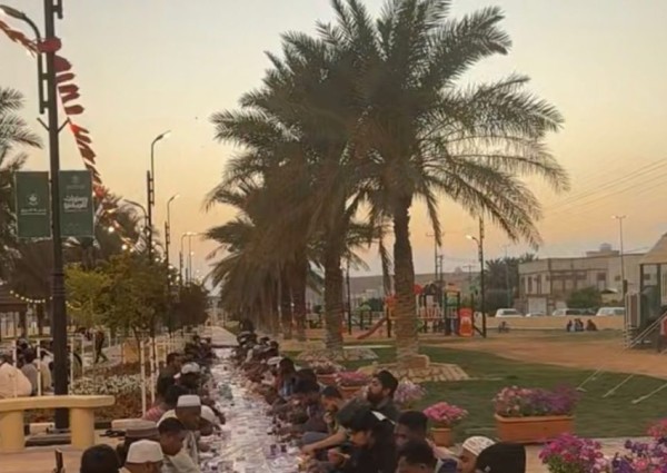 مائدة واحدة تجمع الأهالي والمسؤولين في مبادرة إفطار رمضاني بالحريق