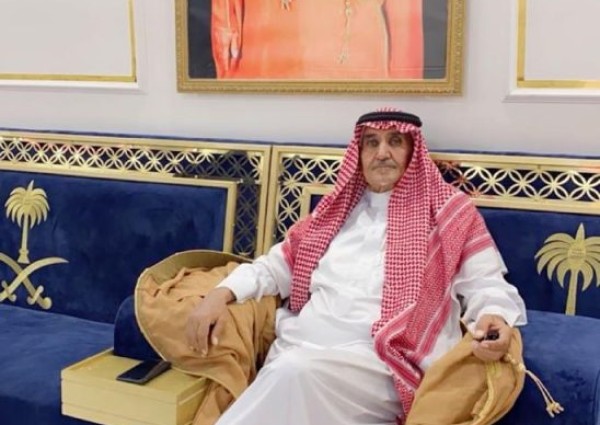 راعي قرية أم زريبة دباس بن عيد الهديبي القلادي يرفع التهنئة للقيادة بمناسبة عيد الفطر