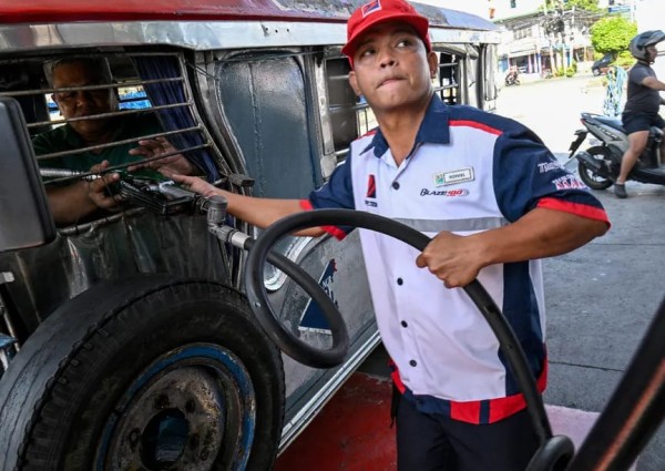 هل تتوقف الطائرات؟.. حالة طوارئ في الفلبين لمواجهة نقص الوقود وتهديدات إمدادات الطاقة