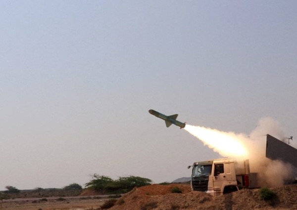 من جديد.. إيران تطلق صواريخ ومسيرات على البحرين والإمارات والكويت وقطر