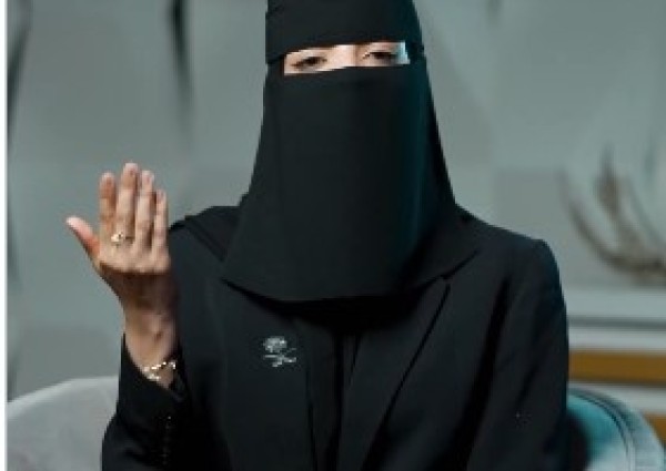 سجن سنة وغرامة نصف مليون.. المحامية مجد العصيمي تحذر من “فخ التشهير” بالمتحرشين (فيديو)