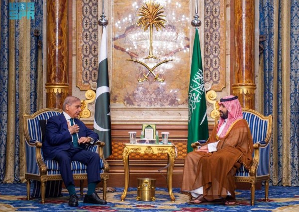 قضايا المنطقة على الطاولة.. ولي العهد يلتقي رئيس وزراء باكستان في جدة ويبحثان تعزيز الشراكة الإستراتيجية