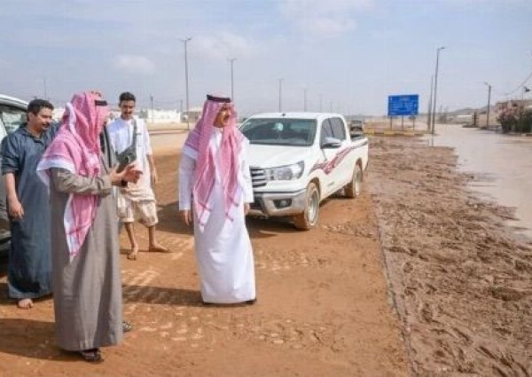 بعد تضرر منازل بقرية “العش”.. تحرك عاجل من إمارة حائل للوقوف على تداعيات السيول