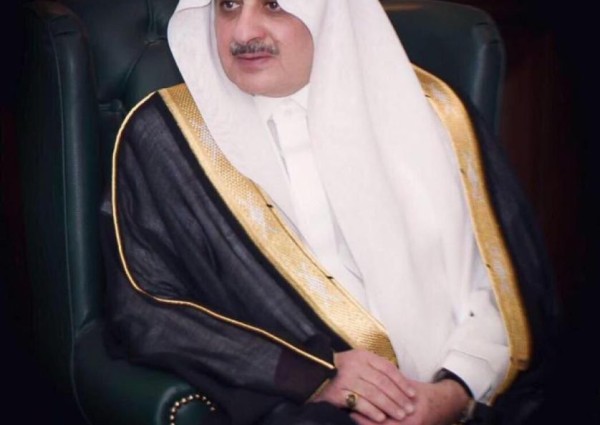 أمير تبوك يواسي أبناء الشيخ عبدالله بن عبدالرحمن الفوزان في وفاة والدهم