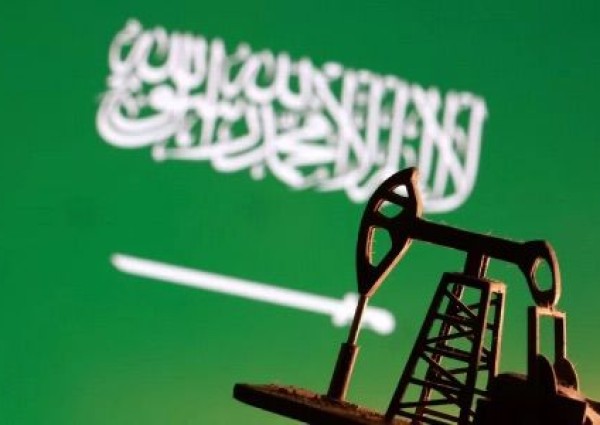 تعافٍ سريع وكفاءة عالية.. الطاقة تعلن عودة الضخ الكامل لخط “شرق – غرب” بـ 7 ملايين برميل يومياً