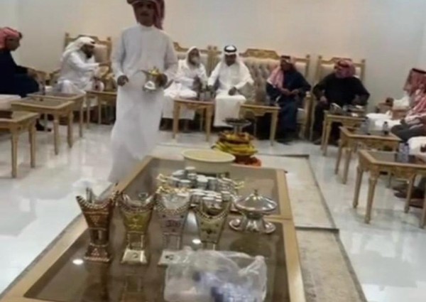 ديوان القعابيب بحائل لصاحبه خالد بن خنفور بن قعبوب يجمع الأعيان في ليلة “شبات حائل”