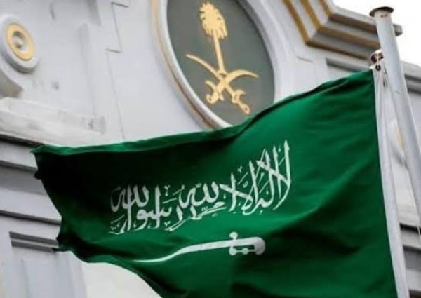 سفارة المملكة في بريطانيا تدعو المواطنين السعوديين إلى توخي الحيطة والحذر
