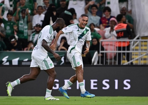 بثلاثية نظيفة.. الأهلي يحسم مواجهة الخلود في دوري روشن السعودي
