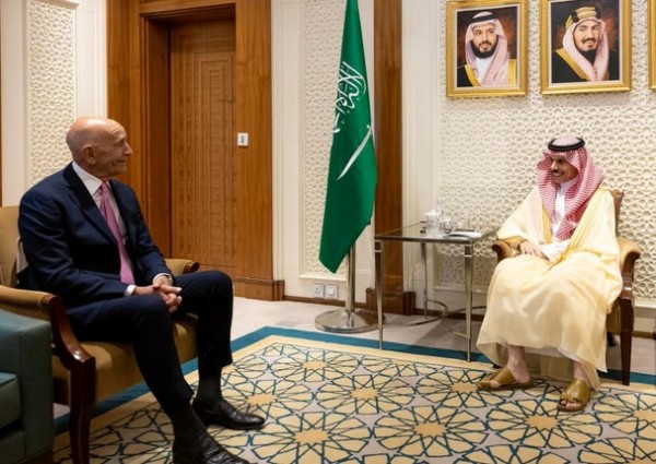 وزير الخارجية يبحث مع المبعوث الأمريكي إلى سوريا مستجدات الأوضاع الإقليمية