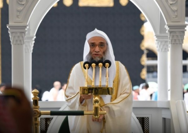 إمام المسجد الحرام يدعو إلى اغتنام عشر ذي الحجة بالطاعات