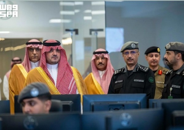 وزير الداخلية يدشّن المركز الرقمي للعمليات الأمنية في جدة