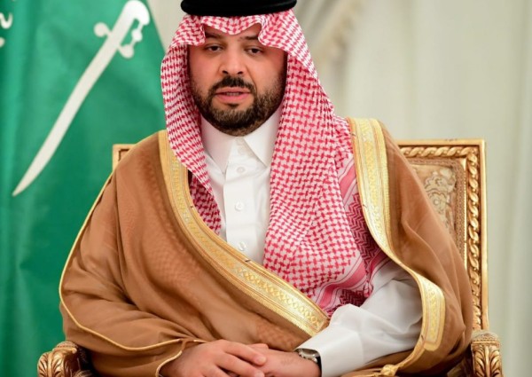 سمو أمير الحدود الشمالية يوجّه باستمرار العمل خلال إجازة عيد الأضحى