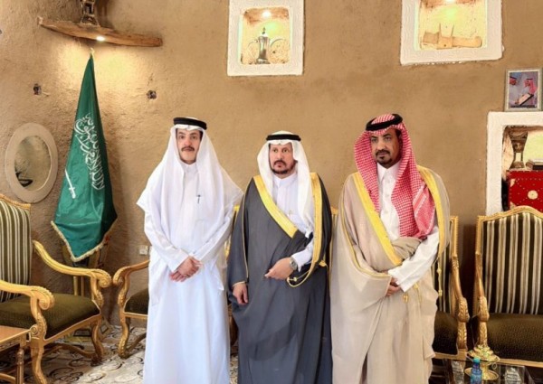دعم للموروث الثقافي.. رجل الأعمال سعود القلادي يزور ديوان خلف بن جابر التراثي بالحائط ويدعم جهوده في حفظ التراث