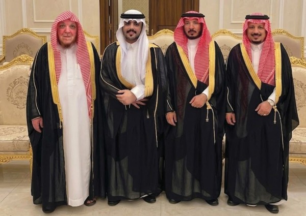 ليلة وفاء وفرح.. معتق بن عواض بن مديري الرشيدي وأبنائه يحتفلون بزواج شقيقهم ( سلطان ) بمحافظة ينبع