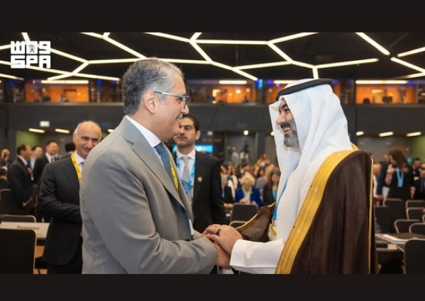 السواحه يعقد اجتماعات ثنائية في جنيف لتعزيز الشراكات في الذكاء الاصطناعي والاقتصاد الرقمي