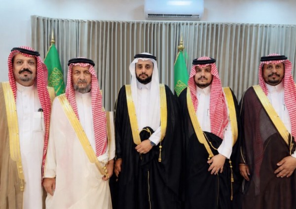في أجواء احتفالية مميزة بحضور المسؤولين وشيوخ وأعيان القبائل.. صالح بن عيد الرشيدي يحتفل بزواج نجله عبدالله في قاعة القمة بمركز الصلصلة