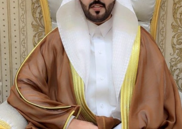 بحضور الأهل والأعيان.. أبناء نويجي بن صعرور الزبني (رحمه  الله ) يحتفلون بزواج الدكتور إبراهيم في قاعة كبيتال بحائل