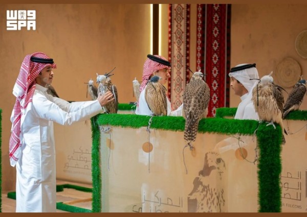 المزاد الدولي لمزارع إنتاج الصقور يعزز الاقتصاد المرتبط بمنظومة الصقارة