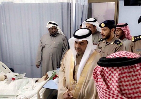 وكيل إمارة حائل يزور 8 مصابين شبَّت النار بمنزلهم نتيجة تسرُّب غاز