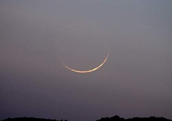 هلال جمادى الأولى » يزين سماء السعودية ..الليله