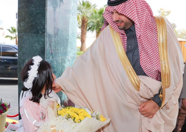 الأمير فيصل بن خالد بن سلطان يدشّن بلديات غرب وشرق مدينة عرعر والبلدية النسائية