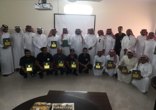 الهلال الأحمر بجازان يعايد منسوبيه