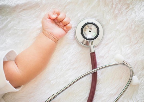 طبيب ينصح بتجنب زواج الأقارب قدر الإمكان وعمل فحص مبكر للمواليد