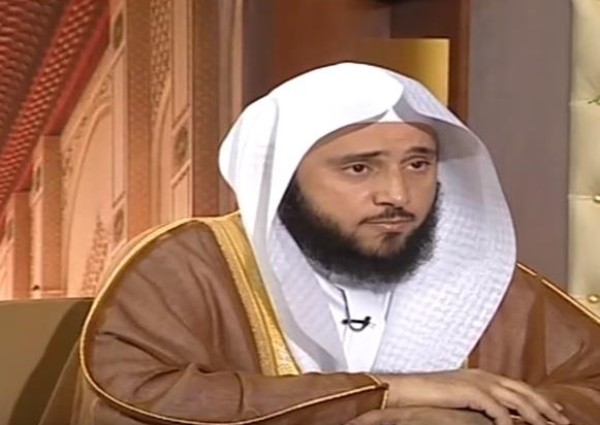 الشيخ “السلمي” يوضح.. هل ينظر المصلي في الحرم إلى الكعبة أم إلى موضع السجود؟