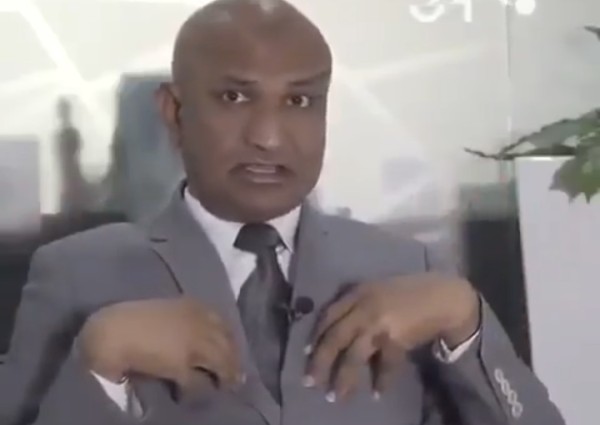 شاهد : هندي لا يتكلم إلا بالفصحى فقط !