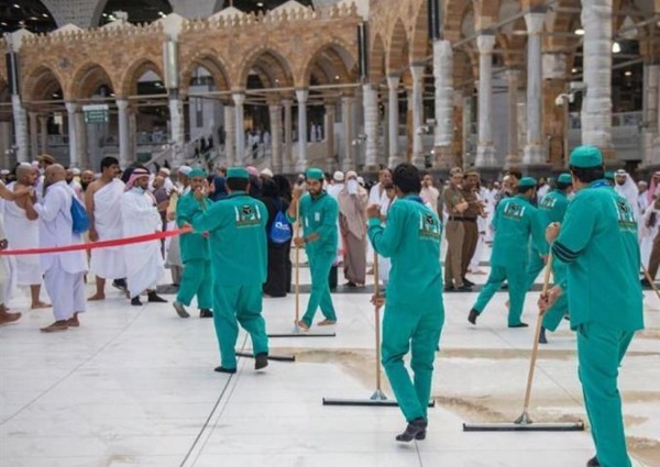 شؤون الحرمين: 4 آلاف عامل لتنظيف صحن المطاف ليلة 27 رمضان