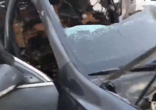بالفيديو…”شاحن متنقل” يتسبب في احتراق سيارة