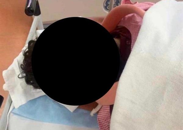 بالصور..مواطن يسقط من فوق جبل وابن أخته ينقذه من مـوت محقق