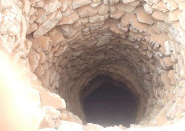 جازان.. تفاصيل صادمة في واقعة محاولة طفلة لإلقاء نفسها داخل «بئر»