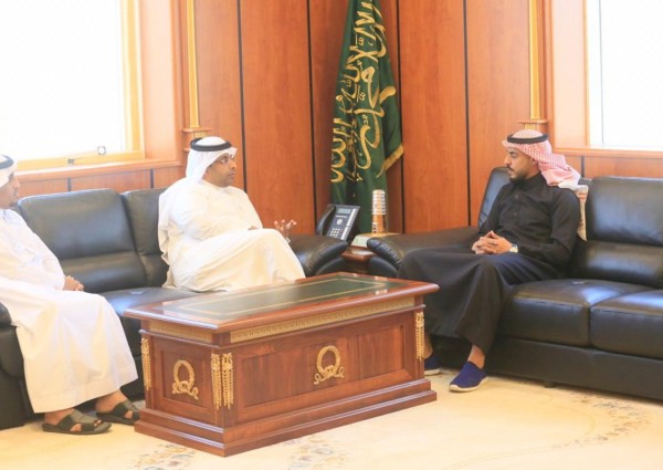 رئيس بلدية بحر أبو سكينة يستقبل منسوبي أكاديمية ليفربول