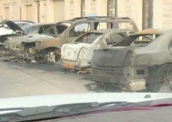 حريق غامض يقضي على عدد من السيارات المتوقفة أمام منازل أصحابها بالدمام