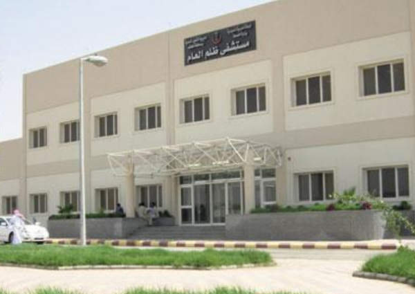 فريق طبي ينقذ حياة سائق شاحنة أصيب بعد تساقط أجزاء من حمولتها على رأسه بظلم