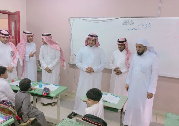 مدير التعليم جازان يزور مدارس مكتب تعليم المسارحة والحرث